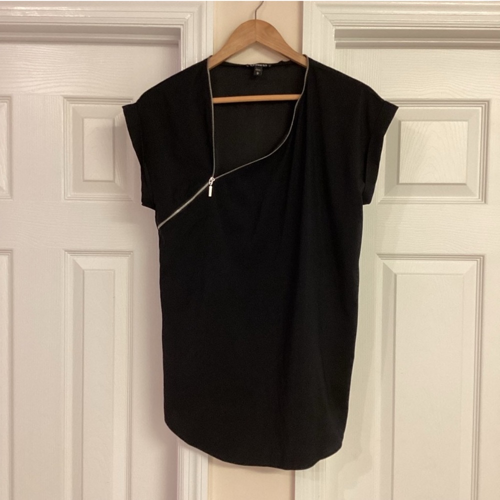 LIKE NEW Express Black Zipped Blouse - Sz Medium